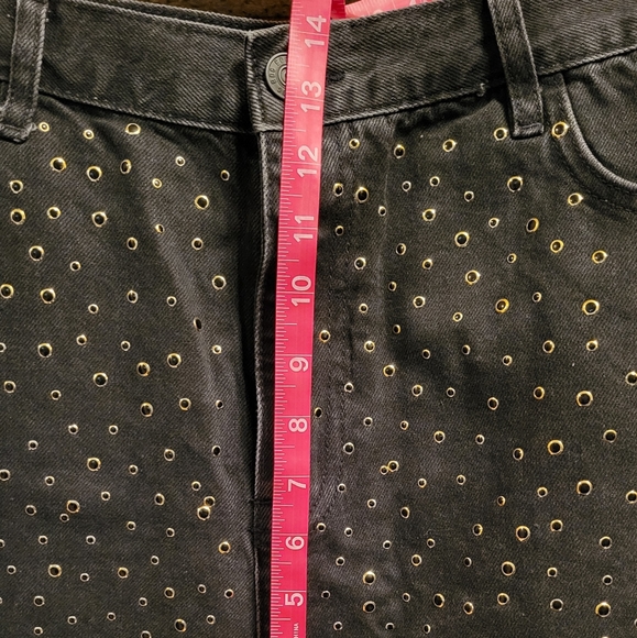 NWT Urban Outfitters BDG Black Embellished Mom Jean Shorts, 34 - Picture 6 of 7